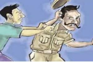 दुस्साहस : सैन्यकर्मी ने दरोगा से हाथपाई कर महिला सिपाही की वर्दी फाड़ी