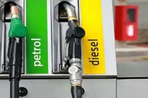 Petrol-Diesel Price: कच्चे तेल के दामों में भारी गिरावट, जानें आज क्या हैं पेट्रोल और डीजल की कीमत 