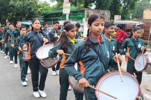 Independence Day 2024: Farrukhabad में स्वतंत्रता दिवस पर बैड बाजो के साथ निकाली रैली...इस्लामिक झंडा फहराते बाइकर्स CCTV में कैद