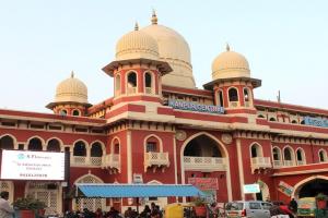 रेल यात्रियों को सफर के दौरान इलाज की जरूरत पर अब जेब करनी पड़ेगी ढीली...Kanpur Central के इस प्लेटफार्म पर जल्द खुलेगा निजी मेडिकल सहायता काउंटर 