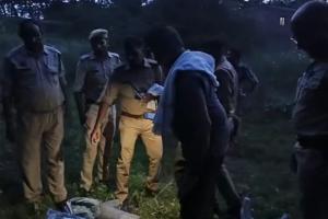 Unnao: दो मंजिला इमारत में विस्फोट के बाद प्रशासन सतर्क...मुखबिर की सूचना पर पुलिस ने 35 किलो अधबने पटाखे बालू से किए बरामद