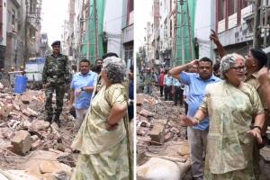 कानपुर में हरबंश मोहाल की धसक रही जमीन, डर से सड़क पर निवासी गुजार रहे रातें, महापौर ने मेट्रो के अधिकारियों को फटकारा