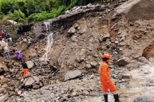 रुद्रप्रयाग: बारिश के चलते केदारनाथ यात्रा पर ब्रेक, भूस्खलन का बड़ा खतरा, प्रशासन अलर्ट