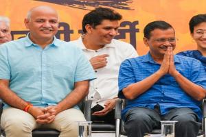 आज केजरीवाल से मिलेंगे सिसोदिया, कौन होगा दिल्ली का अगला मुख्यमंत्री, तय करेंगे नाम