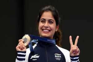 Manu Bhaker Story : चिंता मत करो, बस खेलो...मां को सबसे बड़ी प्रेरणा मानती हैं मनु भाकर