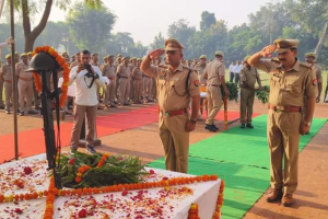 पुलिस स्मृति दिवसः अपनी जान न्योछावर करने वाले शहीदों को पुलिस ने दी श्रद्धांजलि, कहा- हमेशा रहेंगे ऋणी