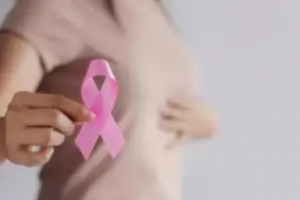 Breast Cancer: देश में स्तन कैंसर के 60 प्रतिशत मामले 3rd या 4th स्टेज में, बच्चे को दूध न पिलाने वाली महिलाओं में खतरा अधिक