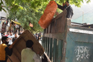 हल्द्वानी: सोमवार से दुकानों के आगे अवैध ढंग से फड़ लगाने वाले होंगे निशाने पर