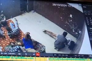 लखनऊ: पुलिस हिरासत में युवक की मौत का CCTV Video आया सामने, पीठ सहलाता दिखा भाई