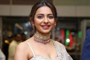 Rakul Preet Singh Birthday : रकुल प्रीत सिंह ने स्पोर्ट्स छोड़ चुनी एक्टिंग और मॉडलिंग, साउथ फिल्म से की थी अभिनय की शुरुआत