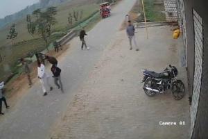 बरेली में युवक पर फायरिंग, गोलियों से गूंजा इलाका, वारदात CCTV में कैद