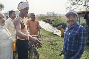 बाराबंकी: नहीं हो सकी तालाब की सफाई, कैंप लगाकर 80 ग्रामीणों का हुआ इलाज, गांव में हहाकर