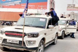 मुरादाबाद : उड़ाई जा रहीं आचार संहिता की धज्जियां, सांसद चंद्रशेखर के काफिले का वीडियो वायरल