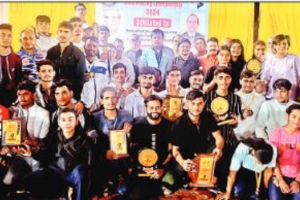 Fencing Competition: जूनियर बालिका वर्ग में छाई लखनऊ की बेटियां, बनी चैंपियन