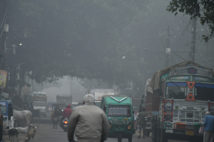 जहरीली हुई शहर की हवा, 378 पहुंचा AQI, निकले मास्क लगाकर