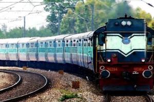 Indian Railway: रेलवे प्रशासन ने की त्योहार में भीड़ को समेटने की तैयारी; चलेंगी विशेष ट्रेनें, कानपुर से इन शहरों को जाने में होगी सुविधा