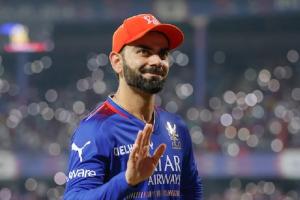 IPL : RCB ने विराट कोहली को 21 करोड़ रुपये की फीस पर किया रिटेन, बोले- 2027 तक खेलेंगे