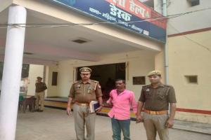 Mirzapur news : हत्यारोपी पति गिरफ्तार, पुलिस ने रखा था 10 हजार का इनाम