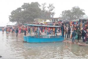 बदायूं : सोमवती अमावस्या पर आस्था से सराबोर रहा गंगा घाट, लगी रही भीड़