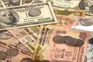 रुपया शुरुआती कारोबार में  Dollar के मुकाबले सात पैसे की गिरावट के साथ 84.73 प्रति पर पहुंचा 