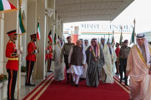 PM Modi Kuwait Visit : दो दिवसीय यात्रा पर कुवैत पहुंचे पीएम मोदी, 43 वर्ष बाद किसी भारतीय प्रधानमंत्री का पहला दौरा