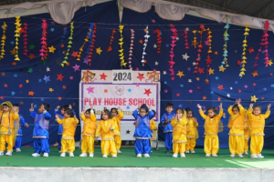 छोटी सी उम्र में बच्चों ने सिखाई बड़ी बातें, Play House School में वार्षिक समारोह का आयोजन