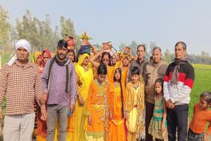 बाराबंकी: राम मंदिर प्राण प्रतिष्ठा की पहली सालगिरह पर भक्ति में डूबे लोग, मंदिरों में हुआ भजन कीर्तन