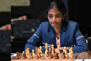 World Blitz Championship: सेमीफाइनल में पहुंचकर हारी वैशाली, जीता कांस्य पदक